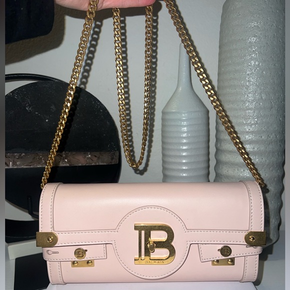 *SOLD* Balmain Envelope Bag w/ Detachable Chain - Picture 3 of 13
